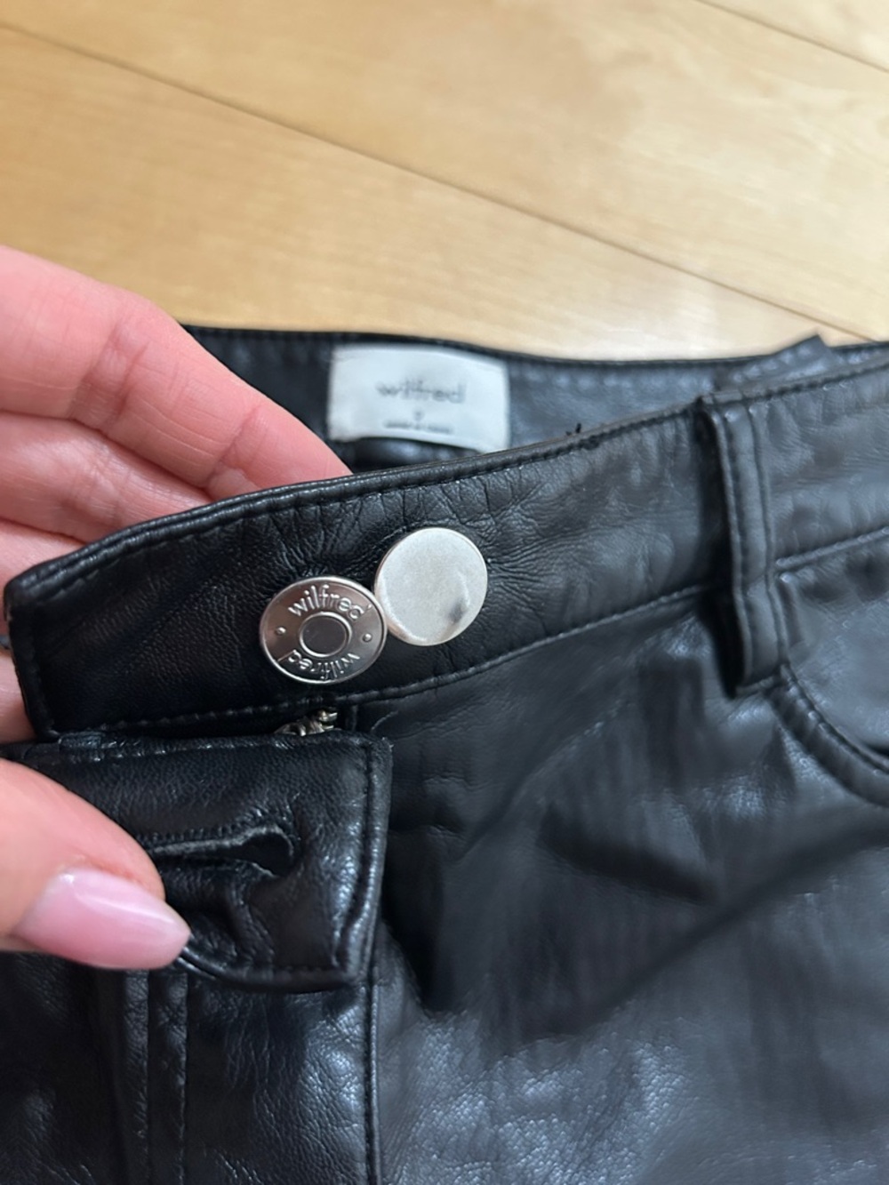 Wilfred Faux Leather Skinny Pants – Size 0 - Picture 8 of 8